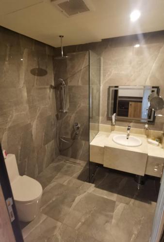 Bathroom, اجنحة بياسة Baeza Suites in Ar Rabwah