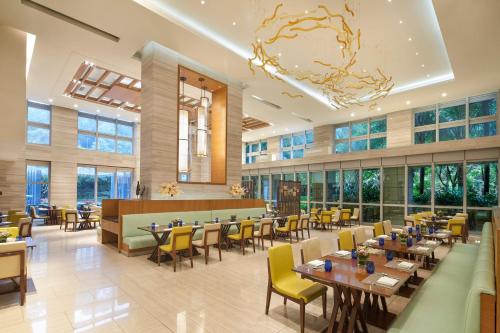 Junluxe Hotel Guangzhou Science City-Free Shuttle Bus Service to Guangzhou Canton Fair - 레스토랑
