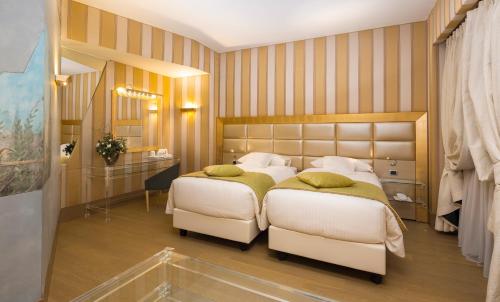 Antares Hotel Rubens - image 2