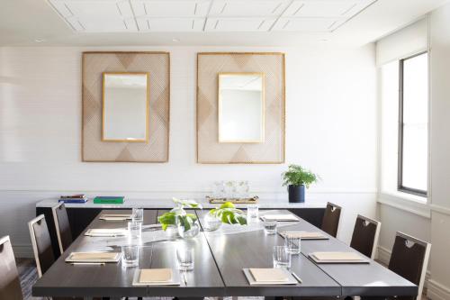 292854358 Kimpton Cottonwood Hotel by IHG