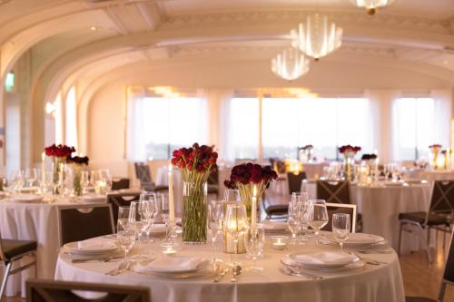 292854362 Kimpton Cottonwood Hotel by IHG