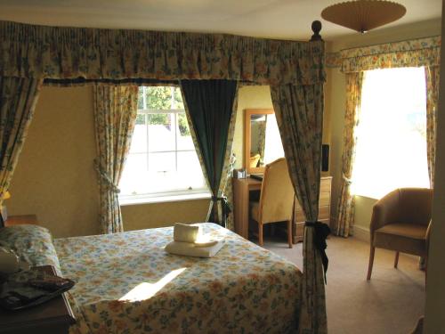 House - Sleeps 6 & paid off site parking available in 登斯特