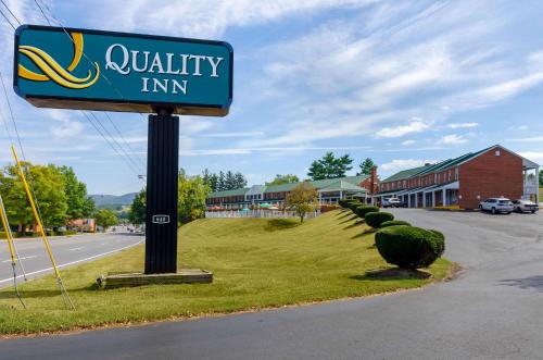 Quality Inn - Accommodation - Waynesboro