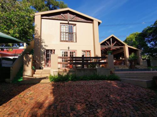 Paulshof Sandton Apartments - Hluhluwe Road Complex photo 2