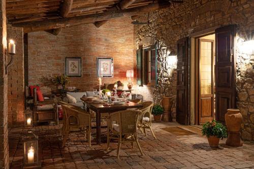 LUXURIOUS HISTORICAL VILLA IN THE COUNTRYSIDE 25 min FROM FLORENCE