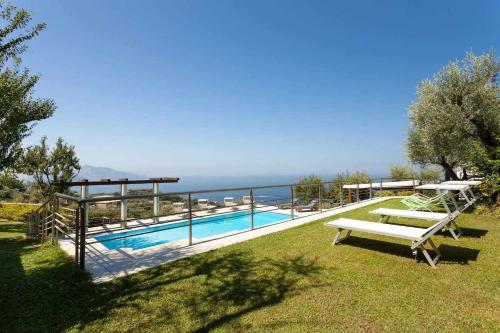 Villa con piscina privata sul mare giardini e terrazze - main image