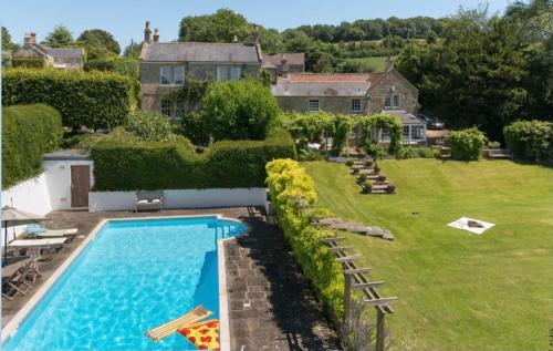 Artist's Retreat, Bath, Sleeps 5 (sofabeds7) Pool & Tennis, , Somerset