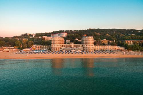 Azalia Beach Hotel Balneo & SPA - Hôtel - Saints Constantine et Helena