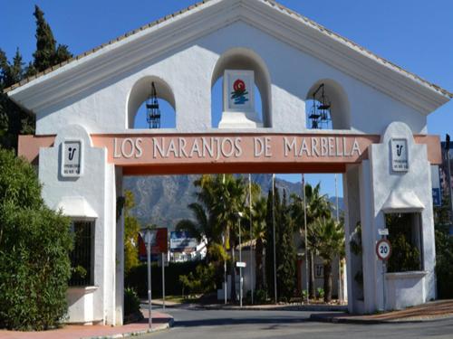 Luxury 3 Bed Townhouse in Puerto Banus Marbella - image 2
