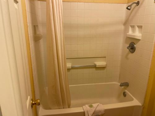 Fürdőszoba, Dilley executive inn in Dilley (TX)