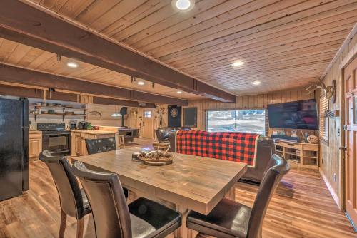 Ruidoso A-Frame Cabin 1 Mi to Grindstone Lake - image 3