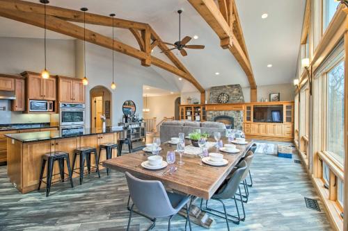 . Dock, Hot Tub & Game Room: Luxe Lake Latoka Home