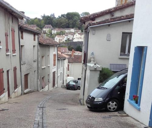Charming 2-Bed Cottage in Le Vigeant gîte à louer La Ressière