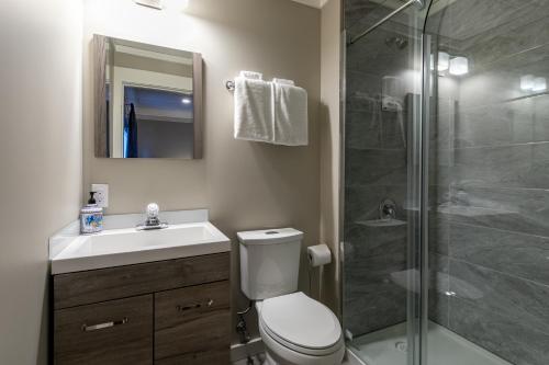 The Cache Hotel and Lodgings in Downtown Golden