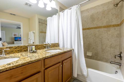 Spetacular TownHome With Private Pool close to Disney 8919PP - image 8