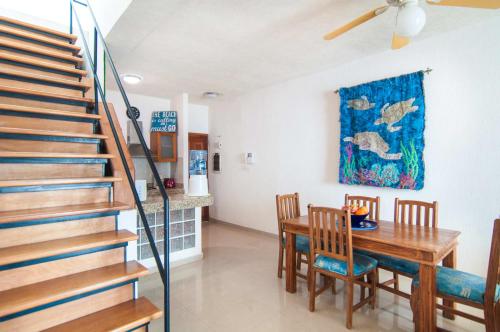 Charming Apt with Roof Terrace & Great Wi-Fi Near Beach & 5th!