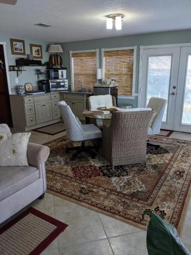 Come Friday Cottages - image 12