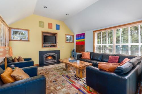 Haystack Haven Modern beach house ideal for couples dogs welcome - main image