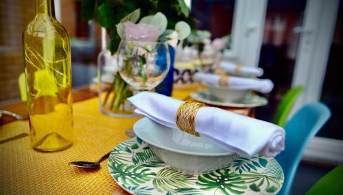 The Dwelling - Garden - Games Area - Parking - Superfast Wifi, Canterbury, Kent