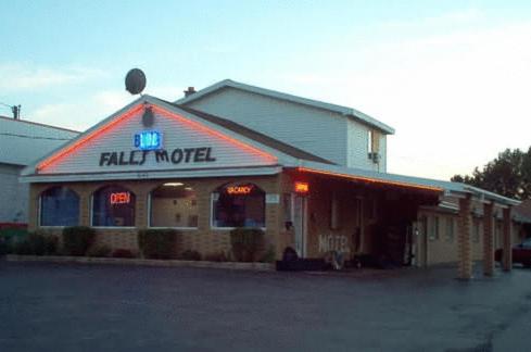Blue Falls Motel - Niagara County