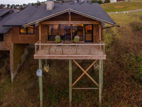 Pelican's Perch Ocean view luxury in Pacific City Oregon - image 6