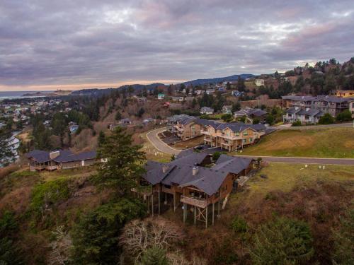 Pelican's Perch Ocean view luxury in Pacific City Oregon - image 7