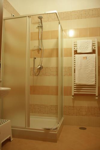 Bovio Modern Suite – Naples, CO