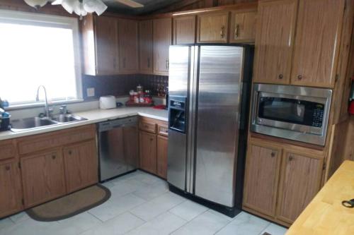 THE VILLA - BANDERA/HILL COUNTRY/VACATION/PEACE - image 2