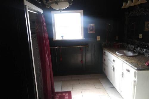 THE VILLA - BANDERA/HILL COUNTRY/VACATION/PEACE - image 5