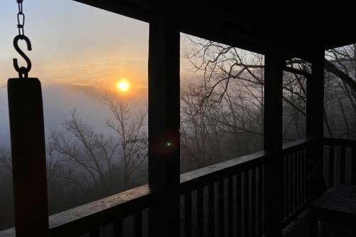 Scenic Sevierville Cabin Hot Tub, Panoramic Views