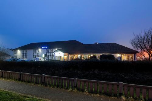 Sure Hotel by Best Western Calais Coquelles Tunnel s/ Manche - image 2