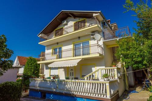 Apartments with a parking space Jadranovo Crikvenica - 17994 Jadranovo 