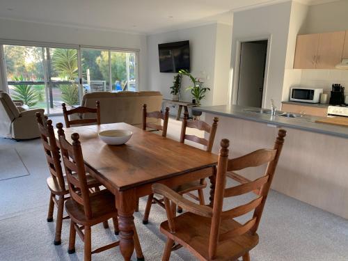 แคงการู ไอส์แลนด์ เคบินส์ (Kangaroo Island Cabins) in เกาะแกงการู