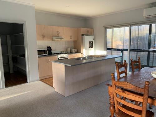 แคงการู ไอส์แลนด์ เคบินส์ (Kangaroo Island Cabins) in เกาะแกงการู
