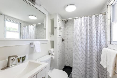 Modern Duplex Downtown AC Walkable in Traverse City, USA