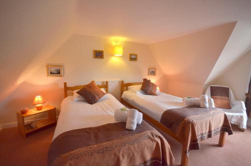 2 twin beds
