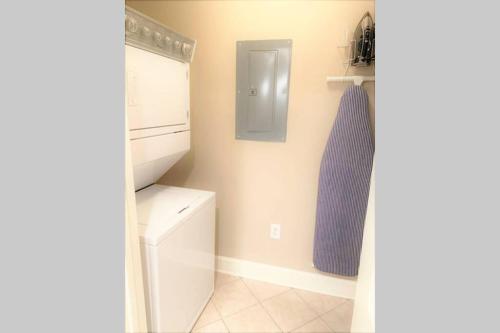 Midtown Quarters- Spacious 2bd 2ba, Private Balcony -S55