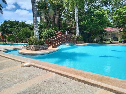 Swimming pool, RedDoorz Plus @ Costa Roca Balamban in Balamban