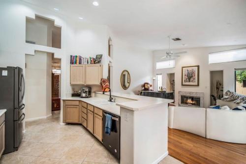 Beautiful Scottsdale Escape Heated Pool, Spa, & Putting Green detail