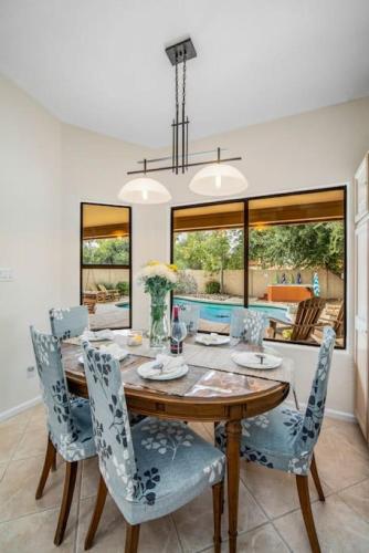 Beautiful Scottsdale Escape with Heated Pool and Spa - image 7