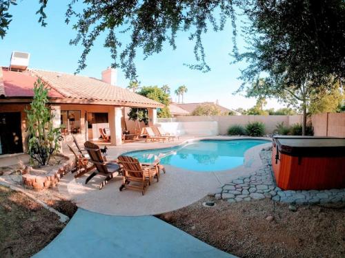 Beautiful Scottsdale Escape with Heated Pool and Spa - image 7