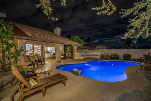 Beautiful Scottsdale Escape with Heated Pool and Spa - image 13
