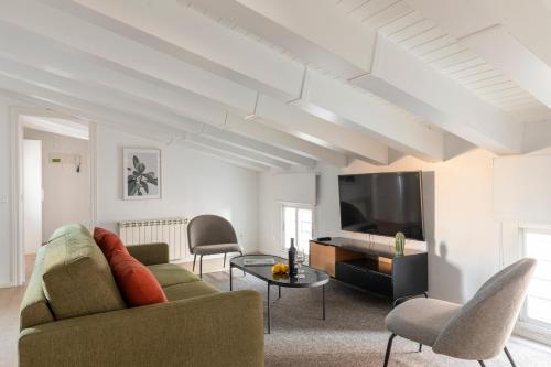 Aspasios Calle Mayor Apartments - image 2