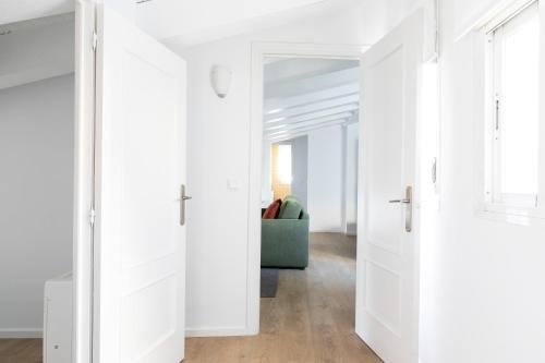 Aspasios Calle Mayor Apartments - image 4