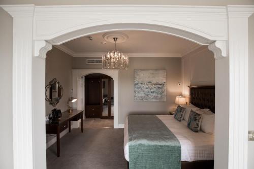 Clanard Court Hotel - image 4