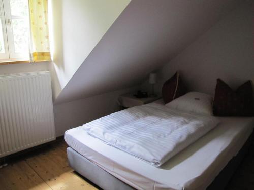 1 twin bed