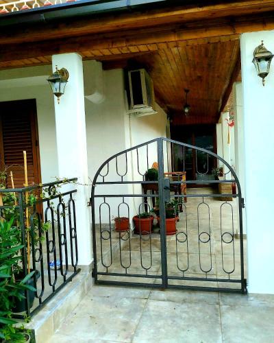 Entrance, BeBop Apartman in Kotor