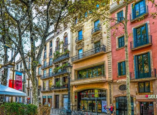 GIRONA - Modernist apartments next to Paseo de Gracia 3
