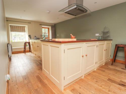 9 Riverside Walk in Airton