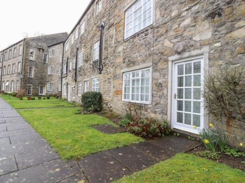9 Riverside Walk - image 8